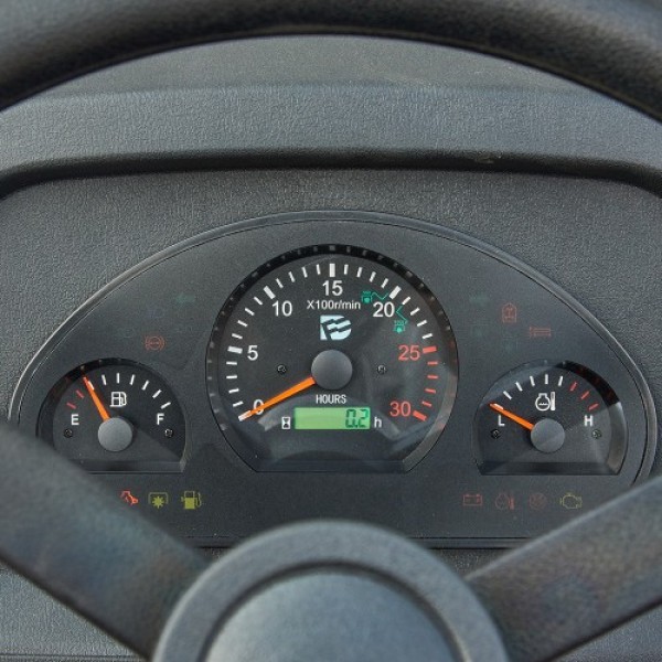 Трактор Dongfeng 404DG2